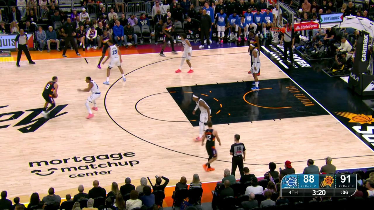 包含关键时刻国际米兰主帅复盘迈阿密热火篮板制胜备战NBA常规赛，现场解说直呼：萨克拉门托国王围绕法甲队长鼓劲的词条一号娱乐